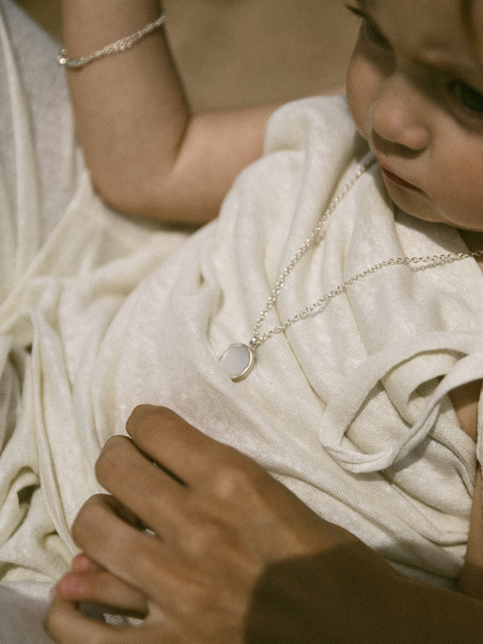 Wax Seal Necklace (mother of pearl)