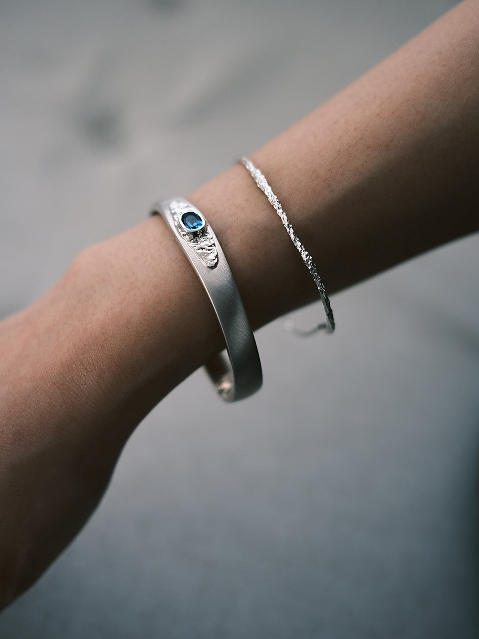 Twig Fancy Bangle (blue topaz)
