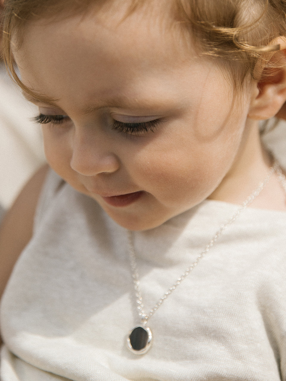 Wax Seal Necklace (mother of pearl)