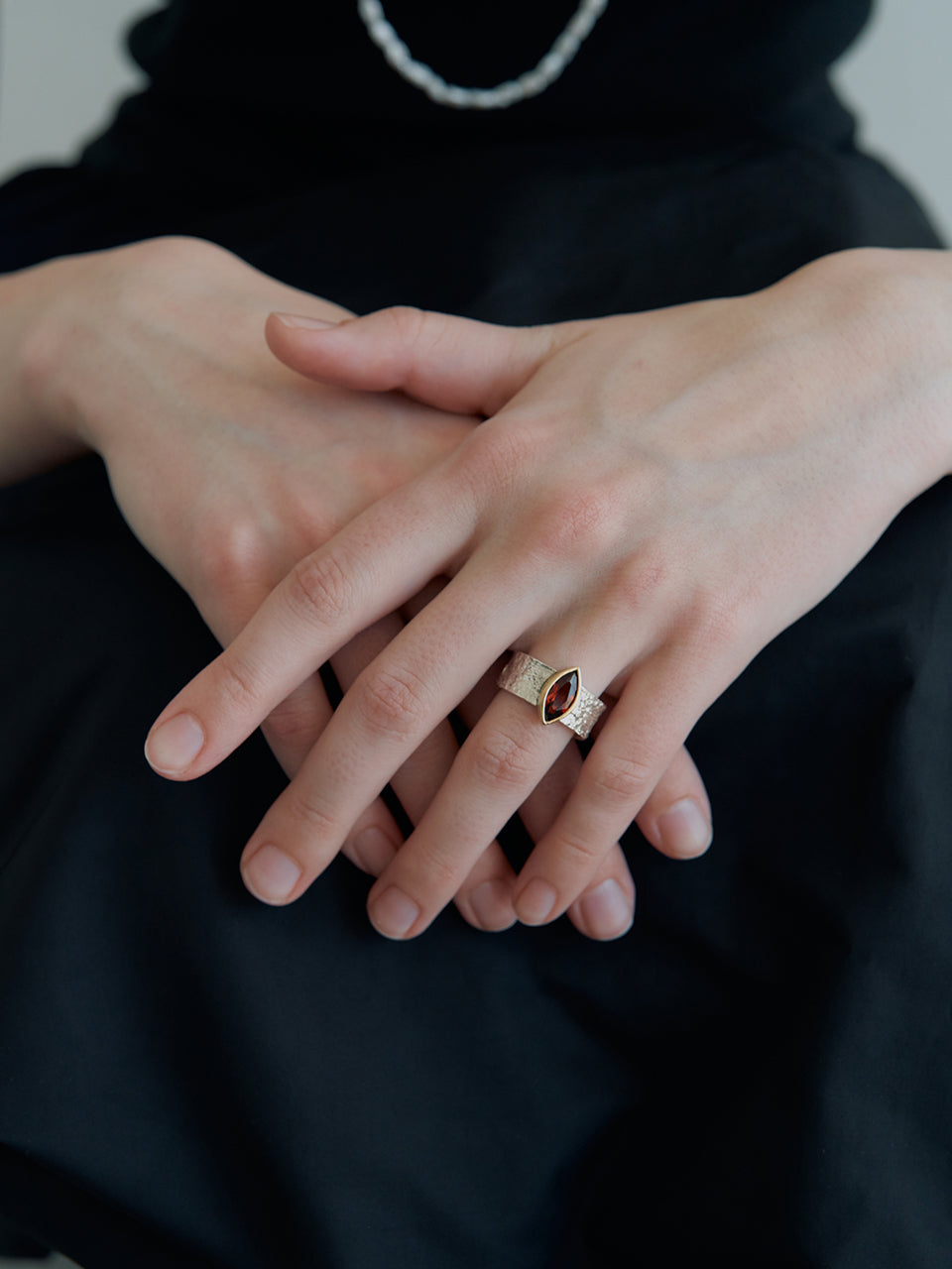 Twig Andante Ring (garnet)