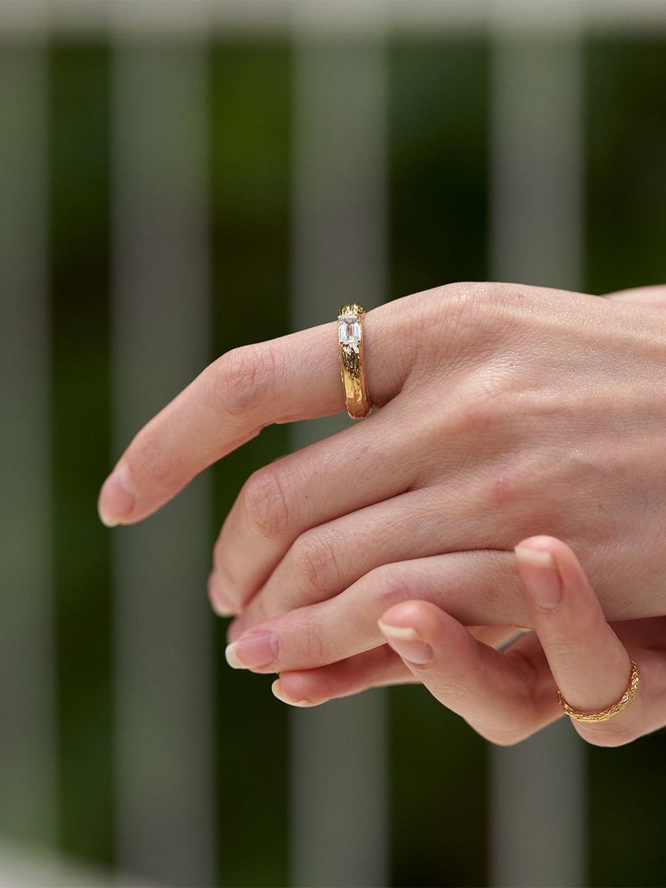 Twig Bold Ring (white topaz)