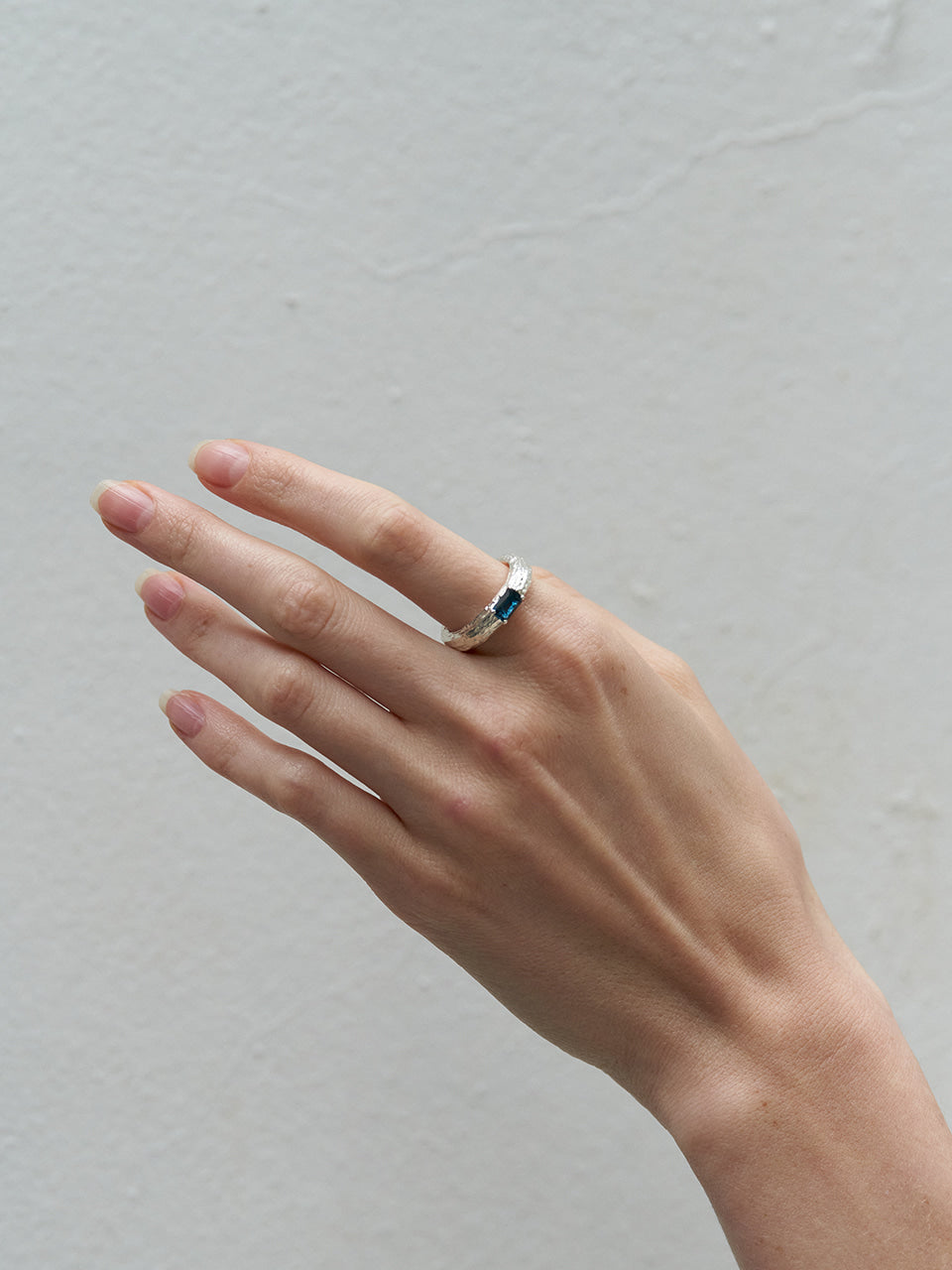 Twig Bold Ring (london blue topaz)