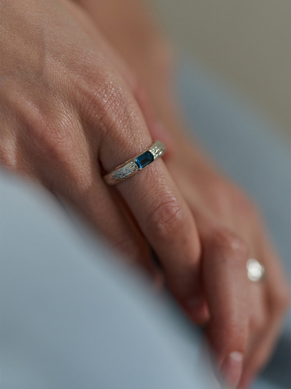 Twig Bold Ring (london blue topaz)