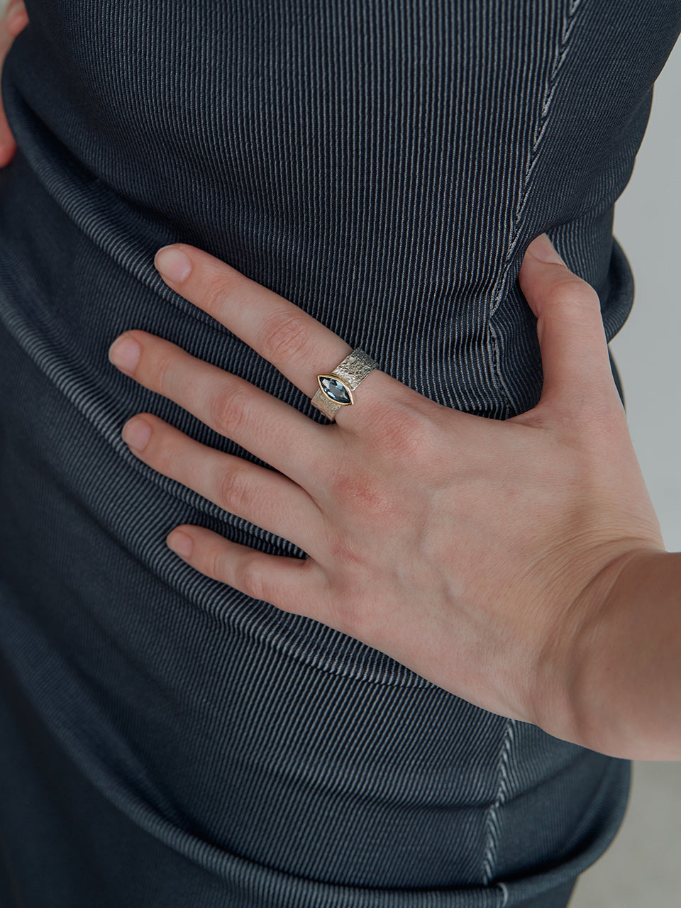 Twig Andante Ring (london blue topaz)