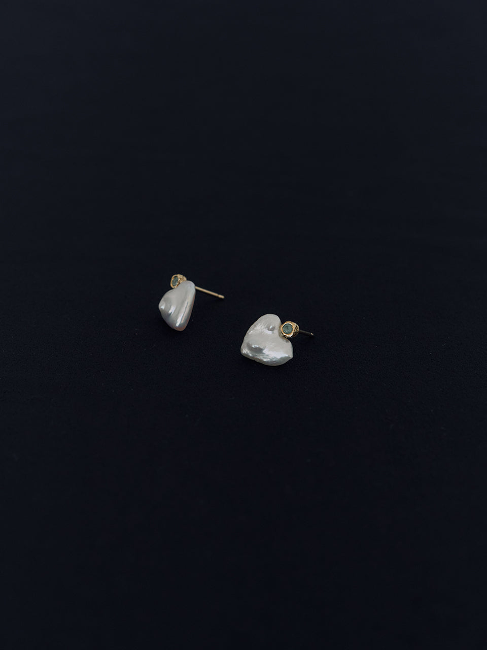 (14k) Heart Pearl Earrings