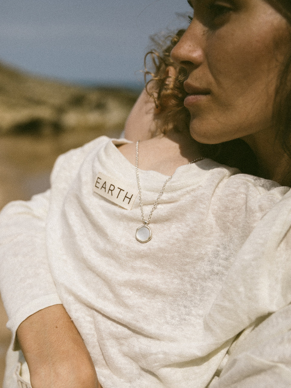 Wax Seal Necklace (mother of pearl)