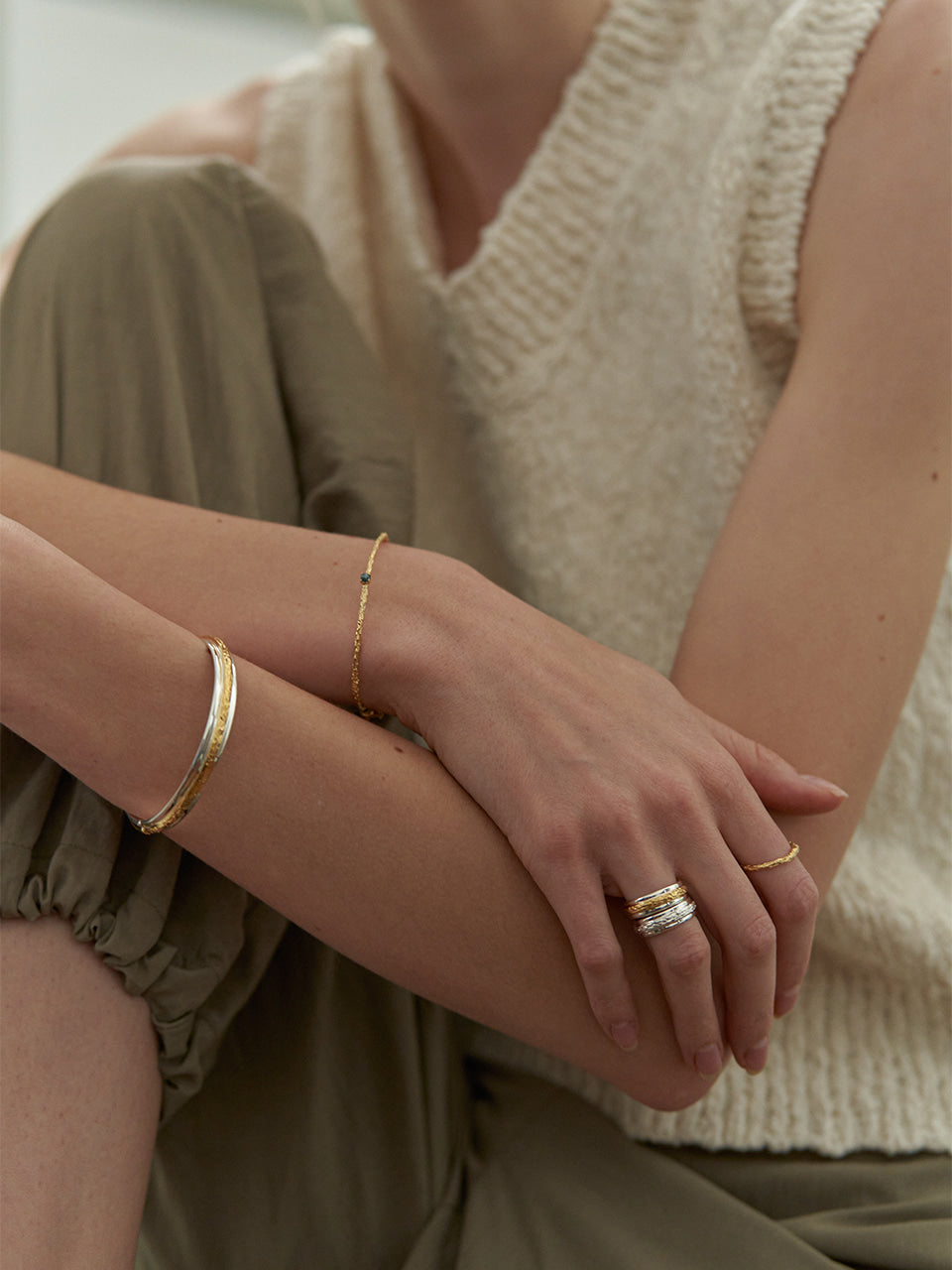 (14k) Twig Slim Bracelet (rough diamond)