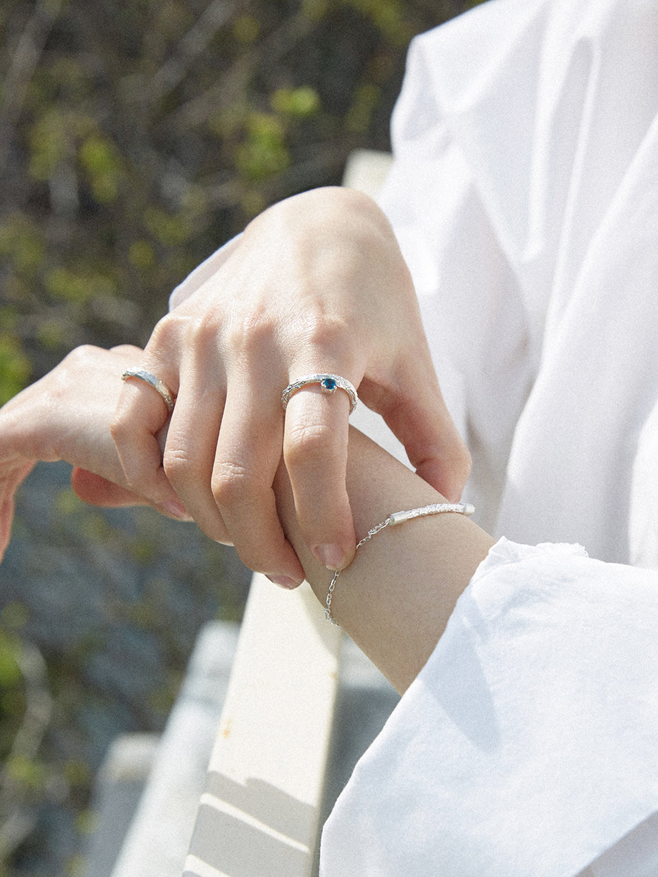 Twig Ring - london blue topaz (round)