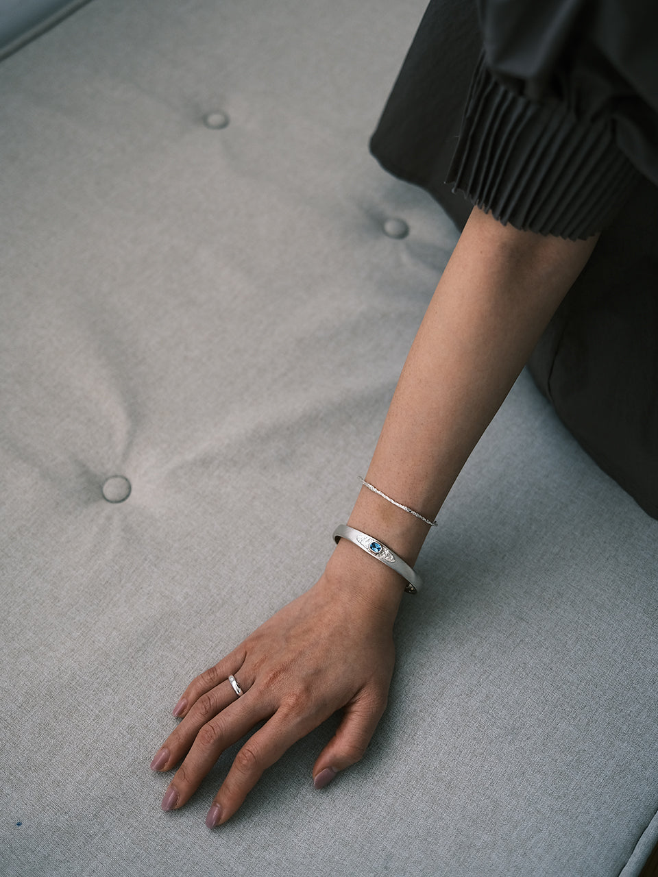 Twig Fancy Bangle (blue topaz)