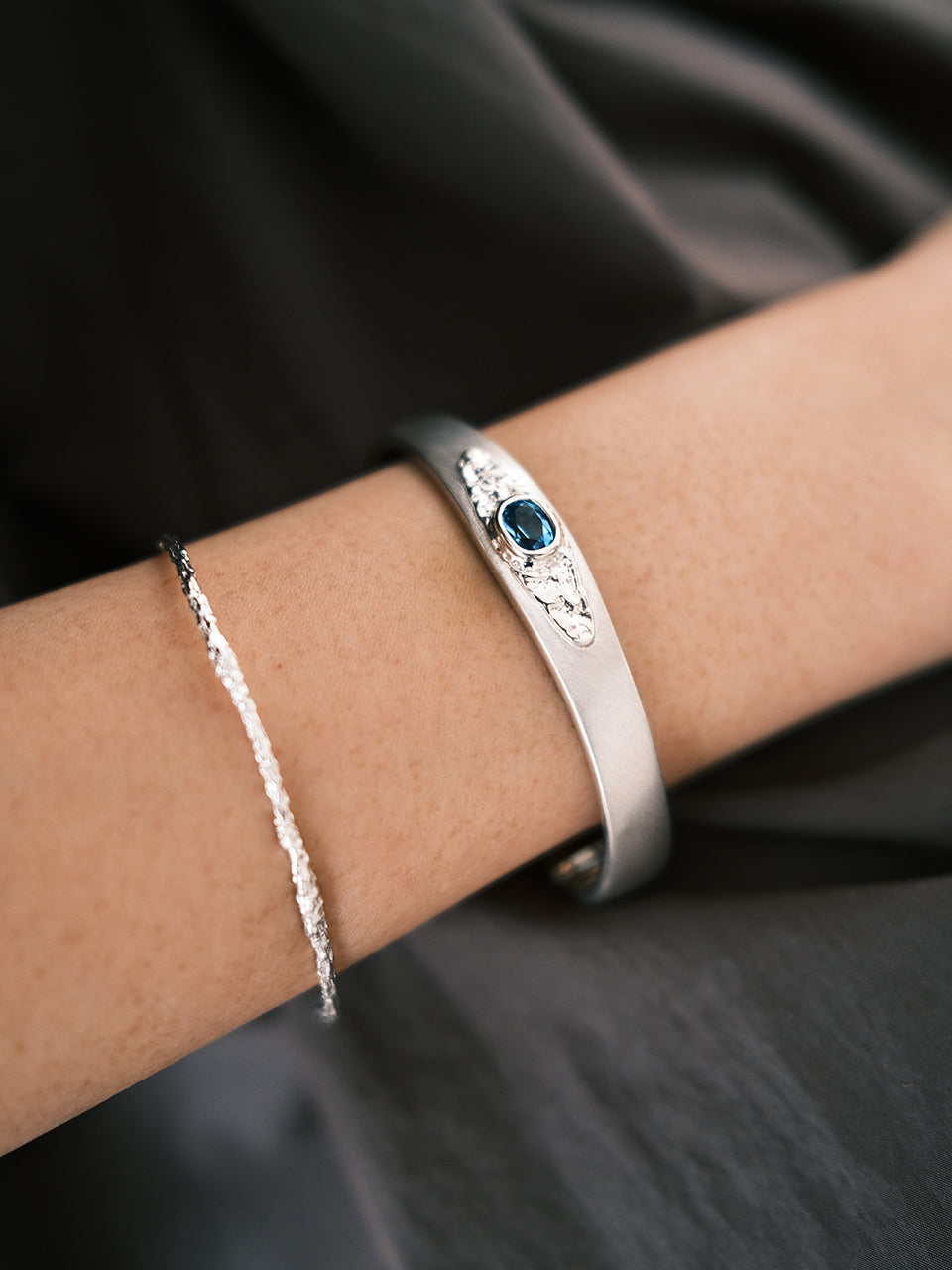 Twig Fancy Bangle (blue topaz)