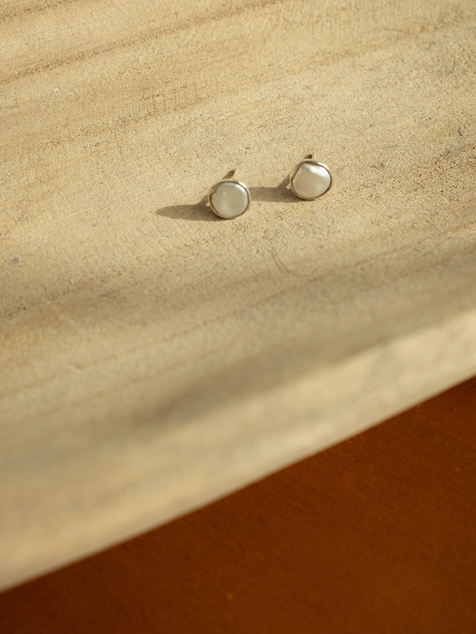 Halo Keshi Pearl Studs
