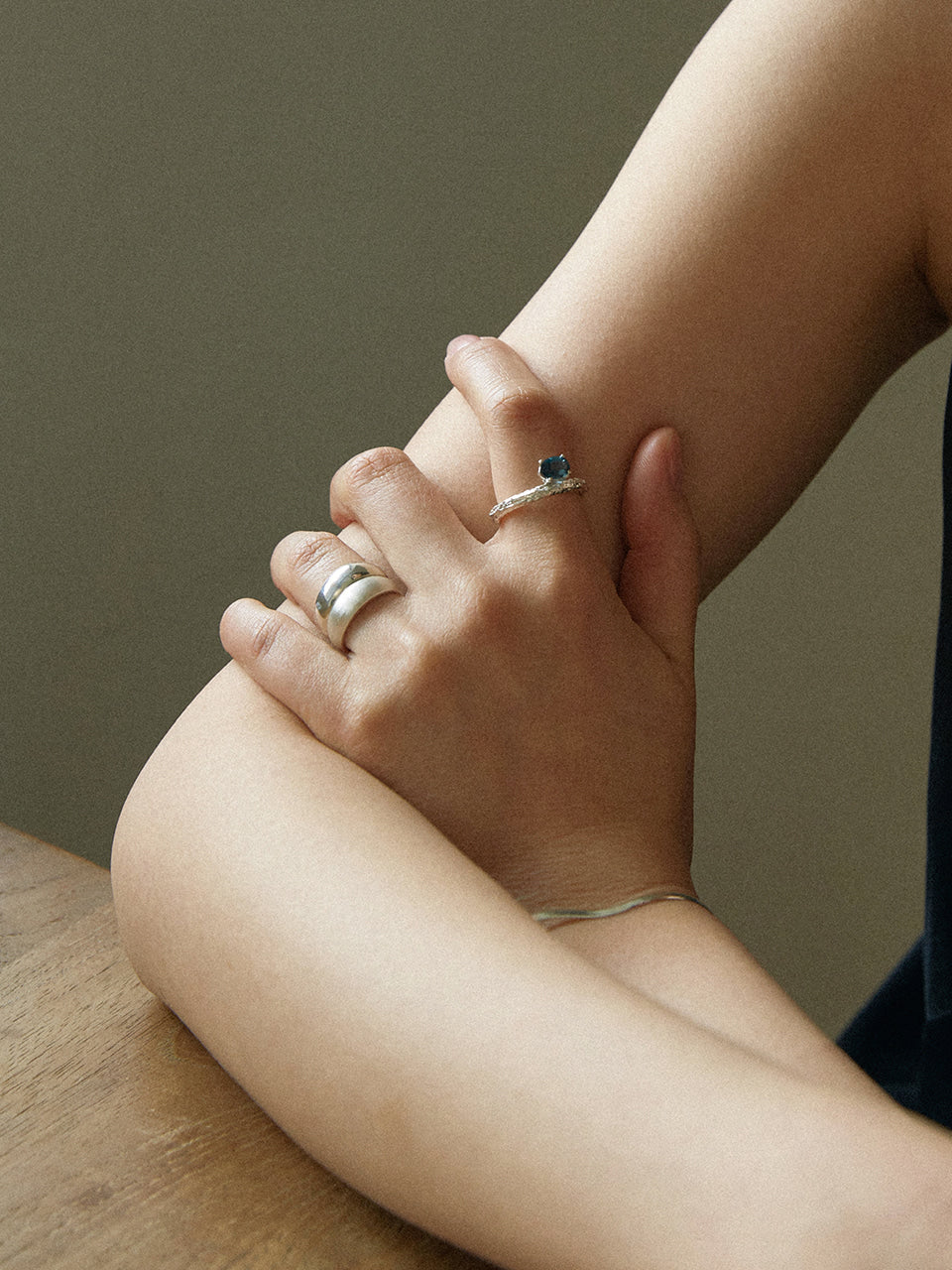 Twig Ring - london blue topaz (oval)