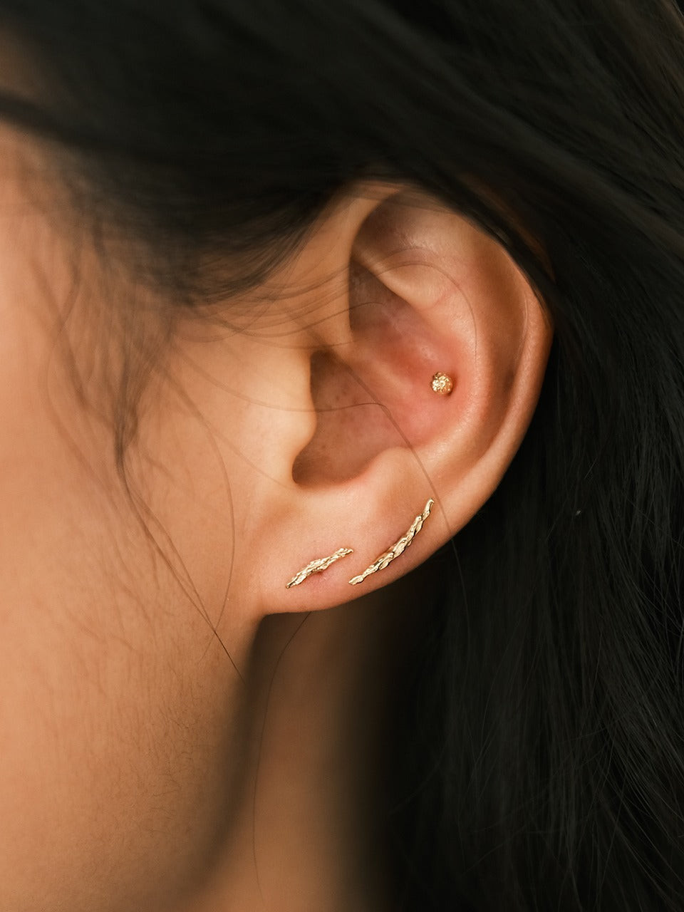 (14k) Twig Line Piercing (B)