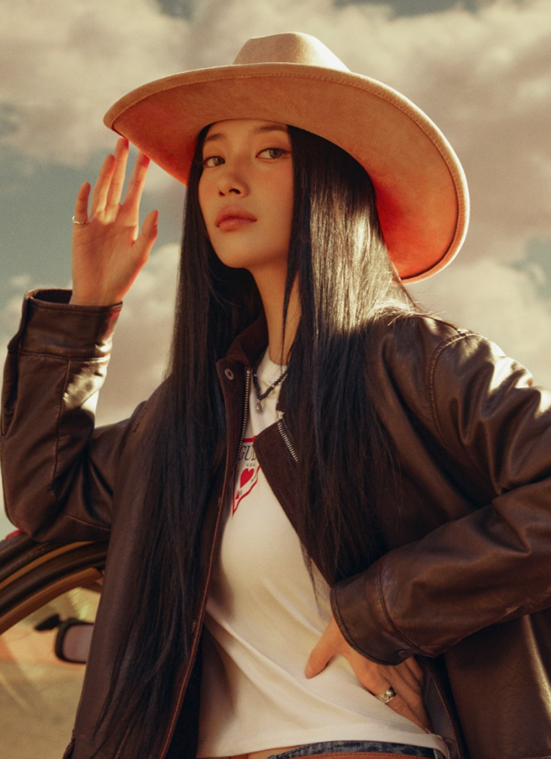 배우 수지 Guess 26 Fall Collection