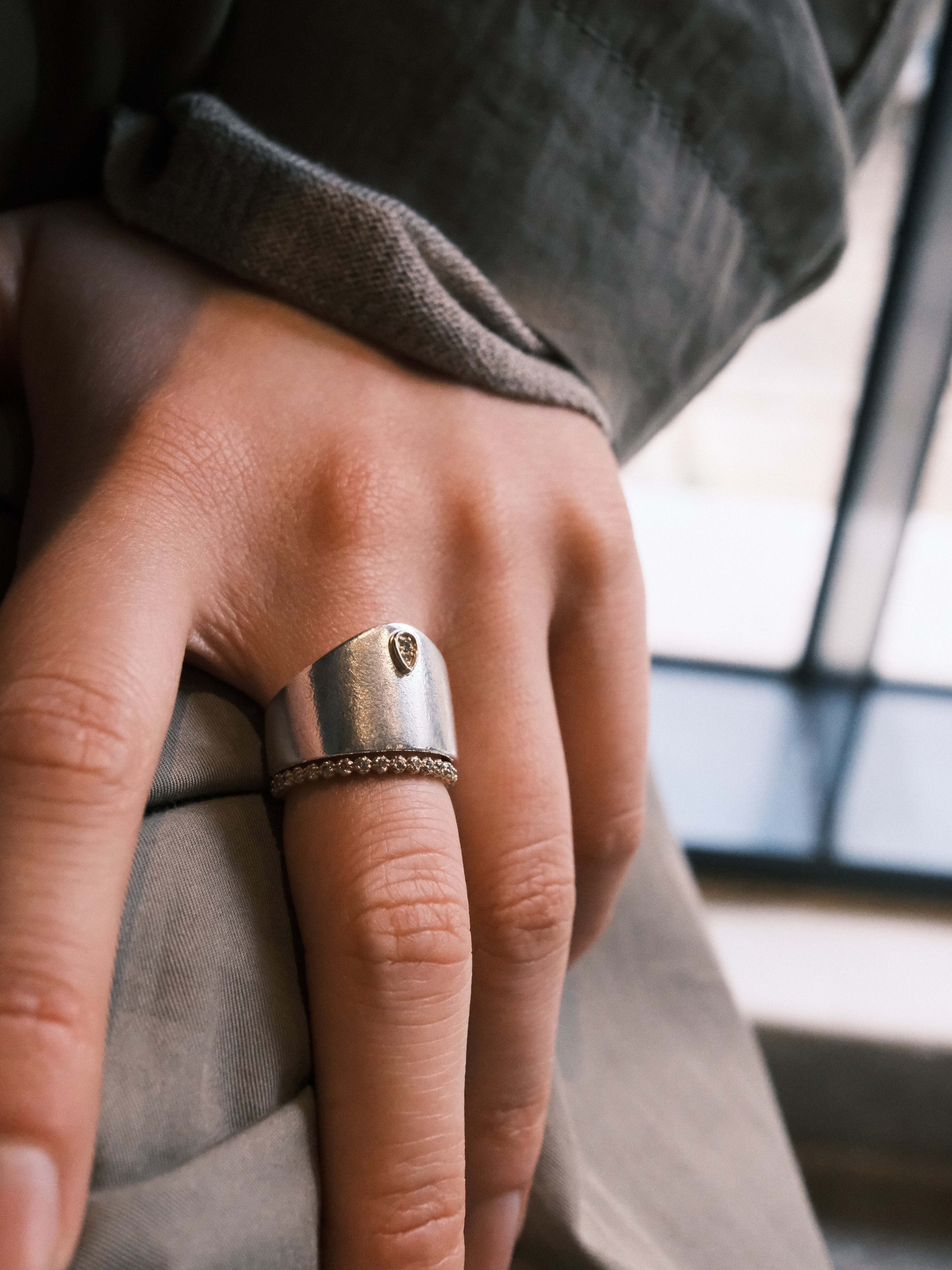 (14k) Quiet Spark Ring (cognac diamond)