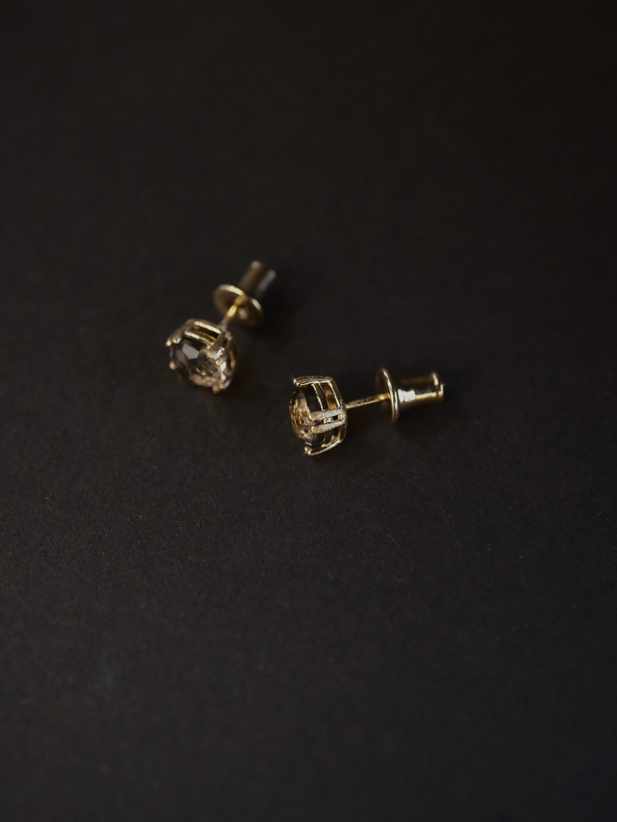 Coussin Studs (Smoky Quartz)