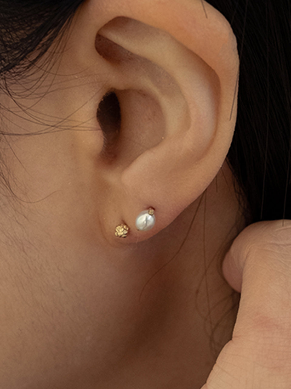 (14k) Sparkling Ball Studs