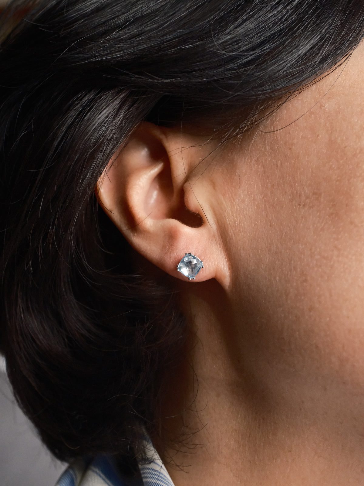 Coussin Studs (sky blue topaz)