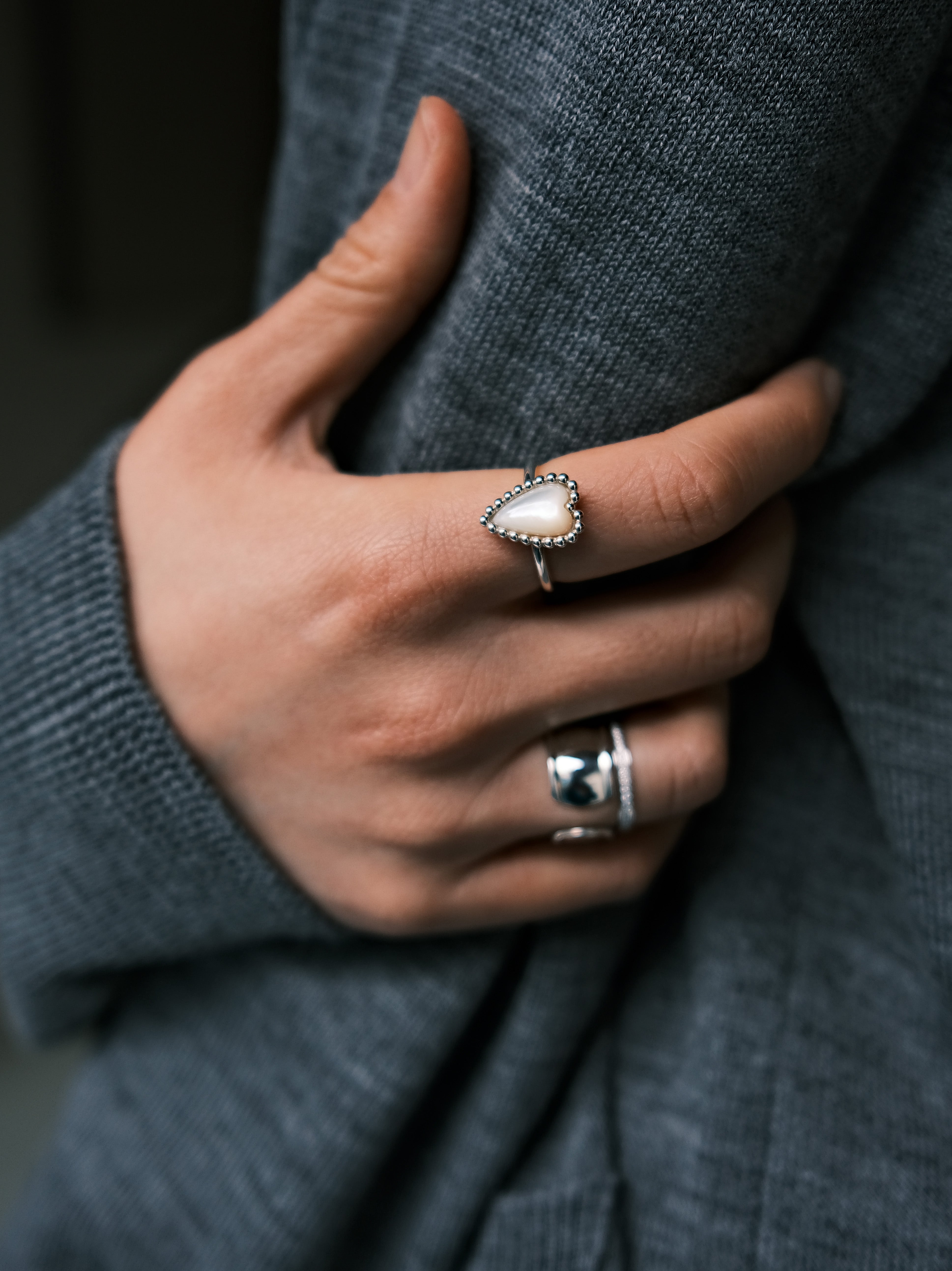 Amour Grain Ring (mother of pearl)