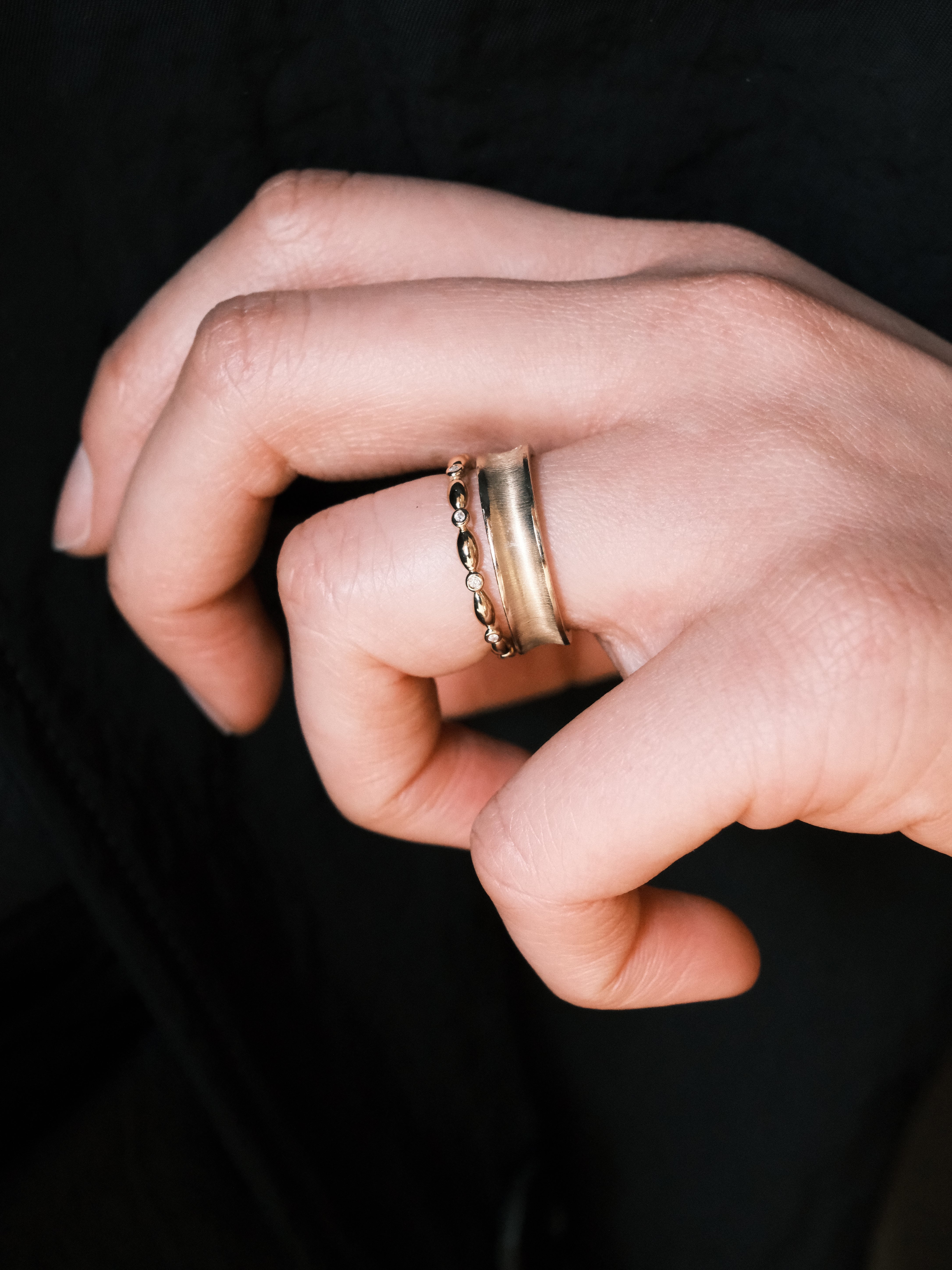 Starlit Unit Ring (moissanite)