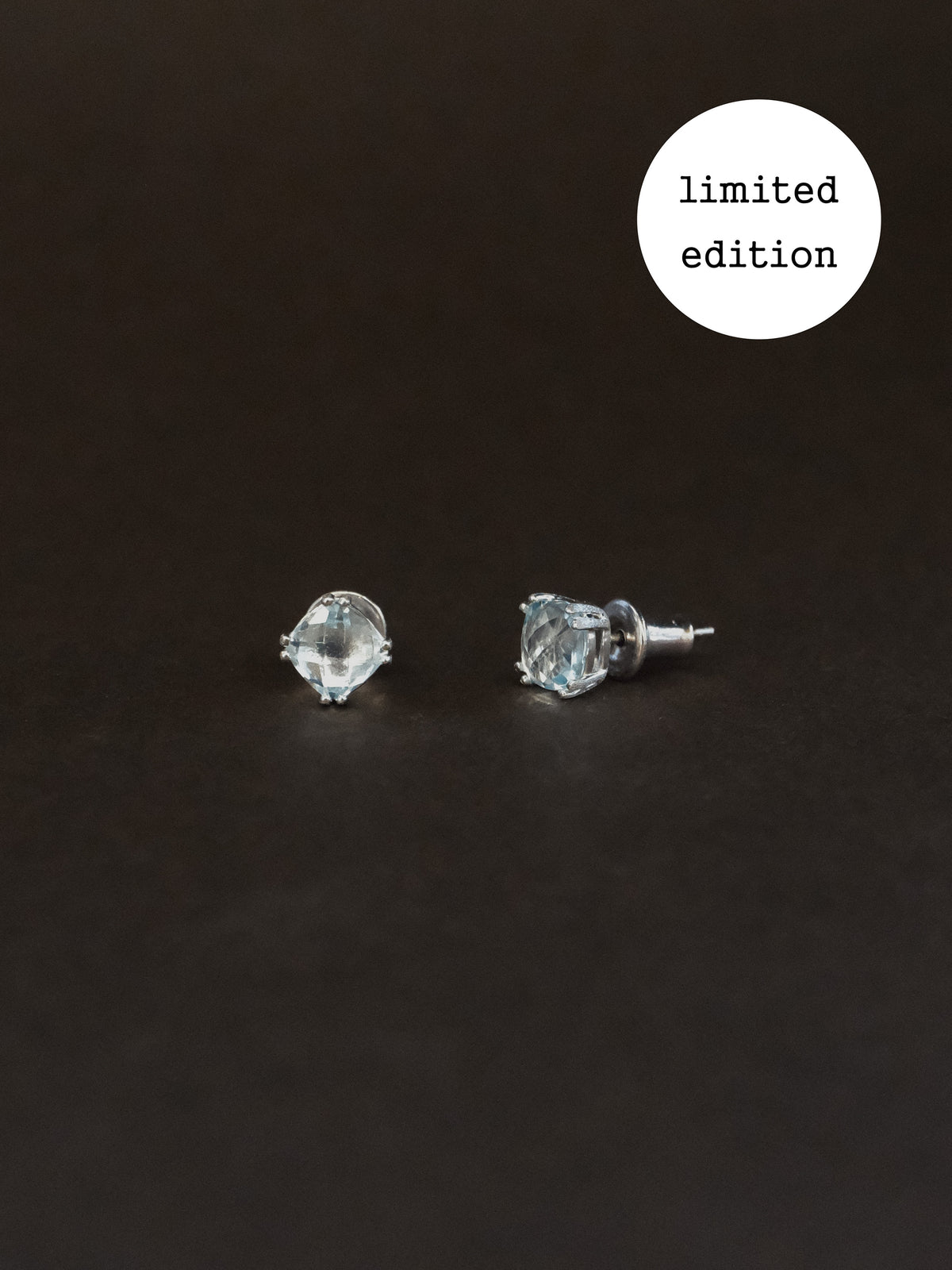 Coussin Studs (sky blue topaz)