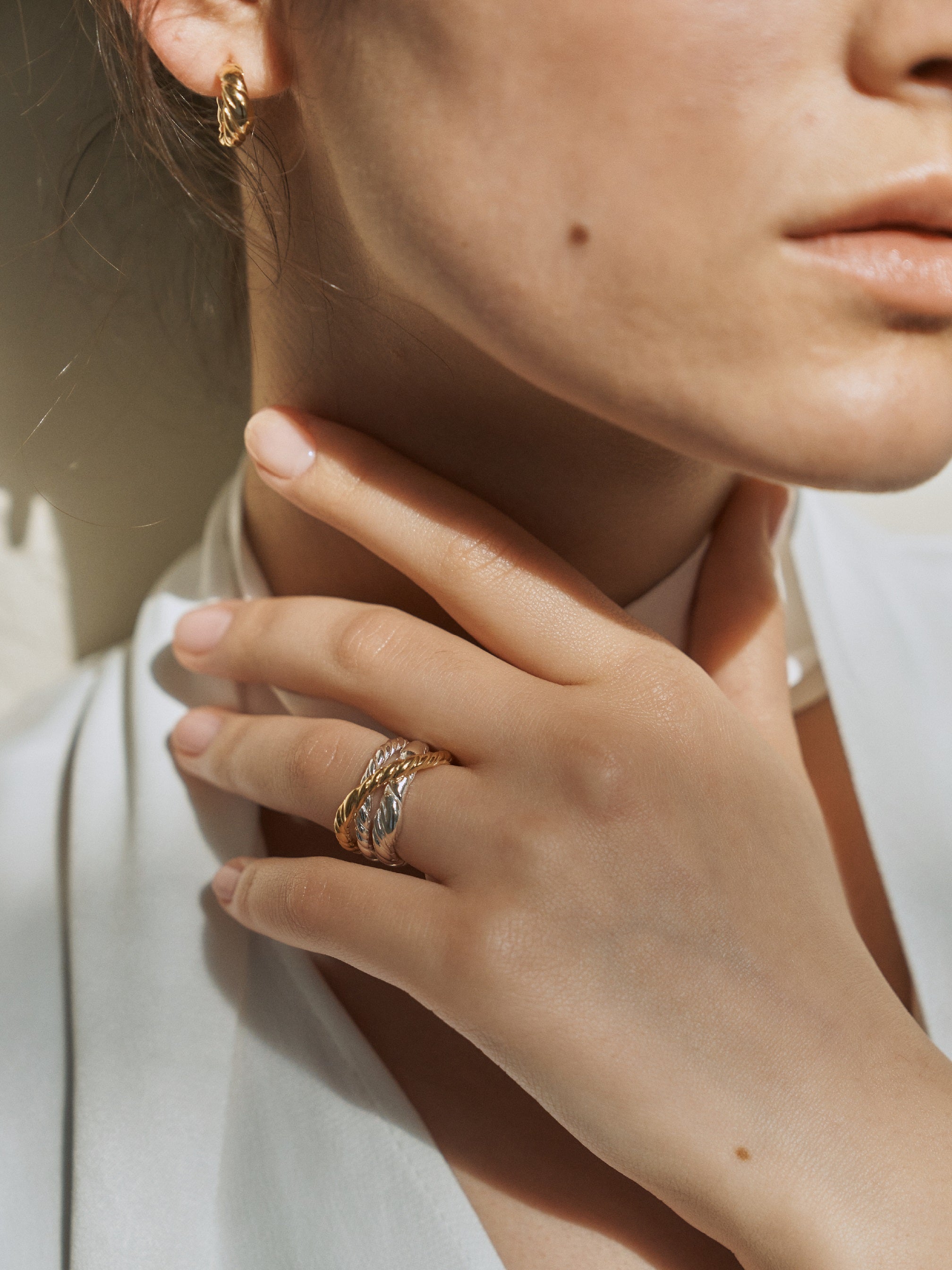 Swirling Triple Line Ring