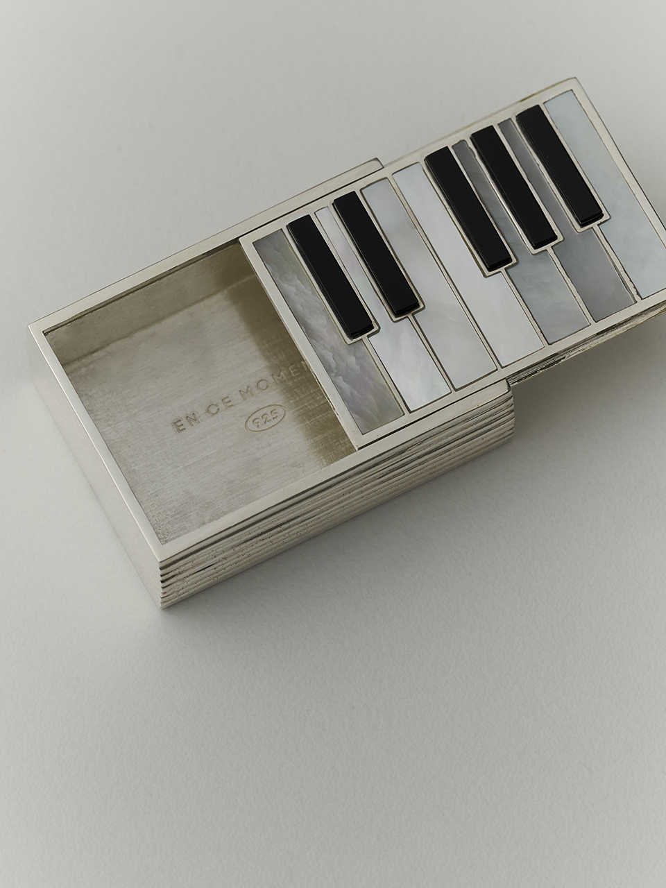 음악과 추억을 담은 공간: 앙스모멍의 피아노 케이스