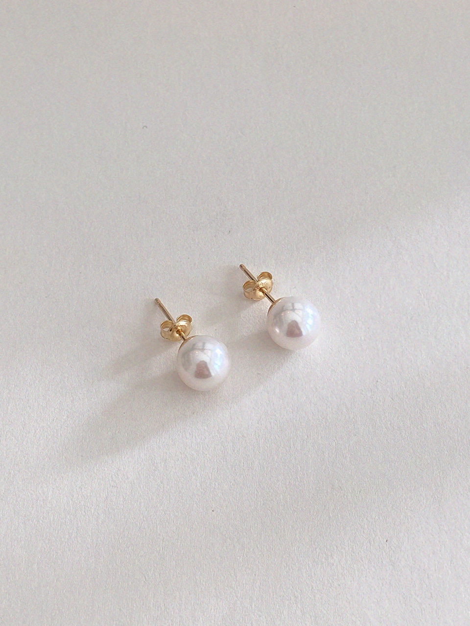 (14k) Classic Pearl Earrings (9-9.5mm)